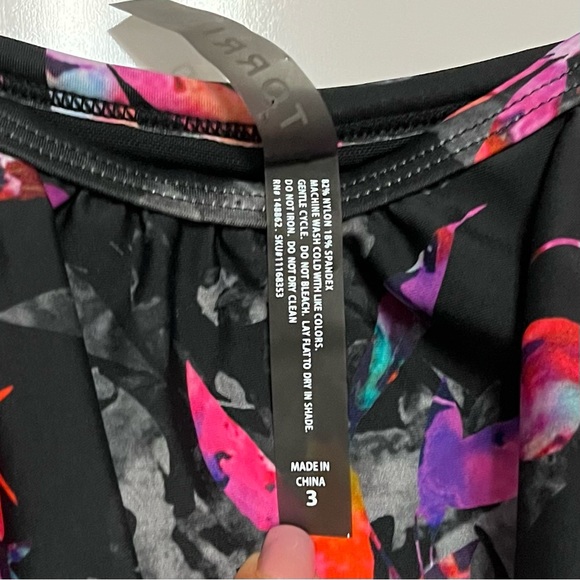 Torrid Swimsuit Tropical Off Shoulder Plus Size 3X Ruched Flounce Sexy Black - Picture 10 of 15